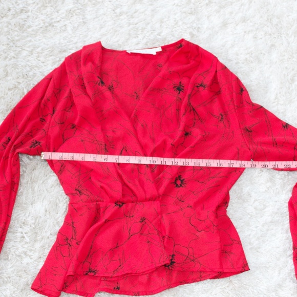 ASTR the label red long sleeve floral blouse - Picture 7 of 9